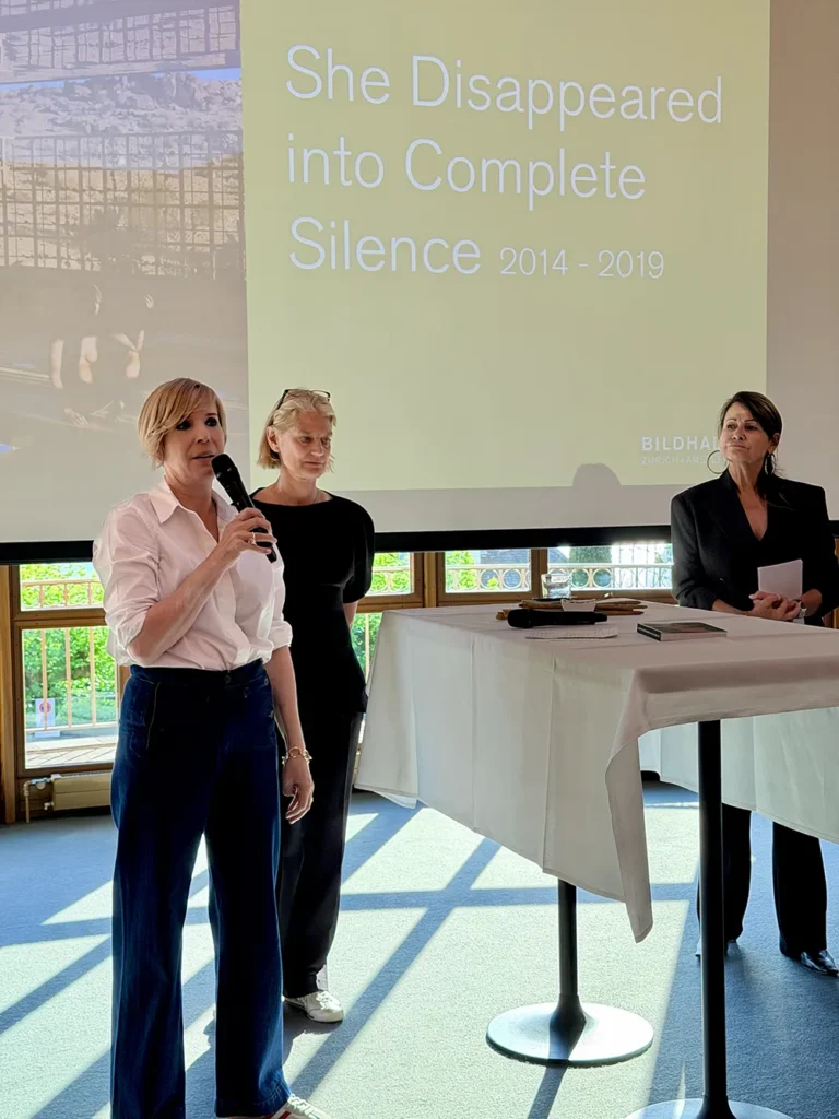 Vernissage und Künstlergespräch Haus der Immoblien Mona Kuhn Mirjam Cavegn Felix Eichkorn