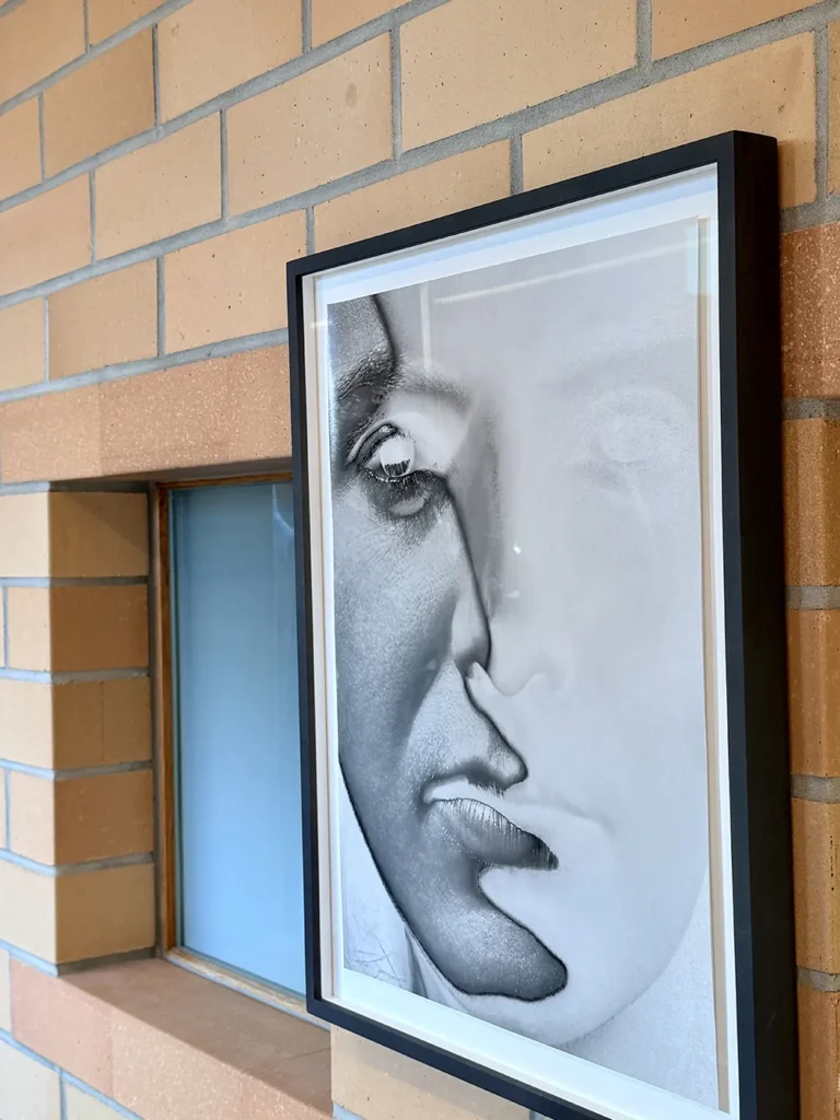 Vernissage und Künstlergespräch Haus der Immoblien Mona Kuhn Mirjam Cavegn Felix Eichkorn