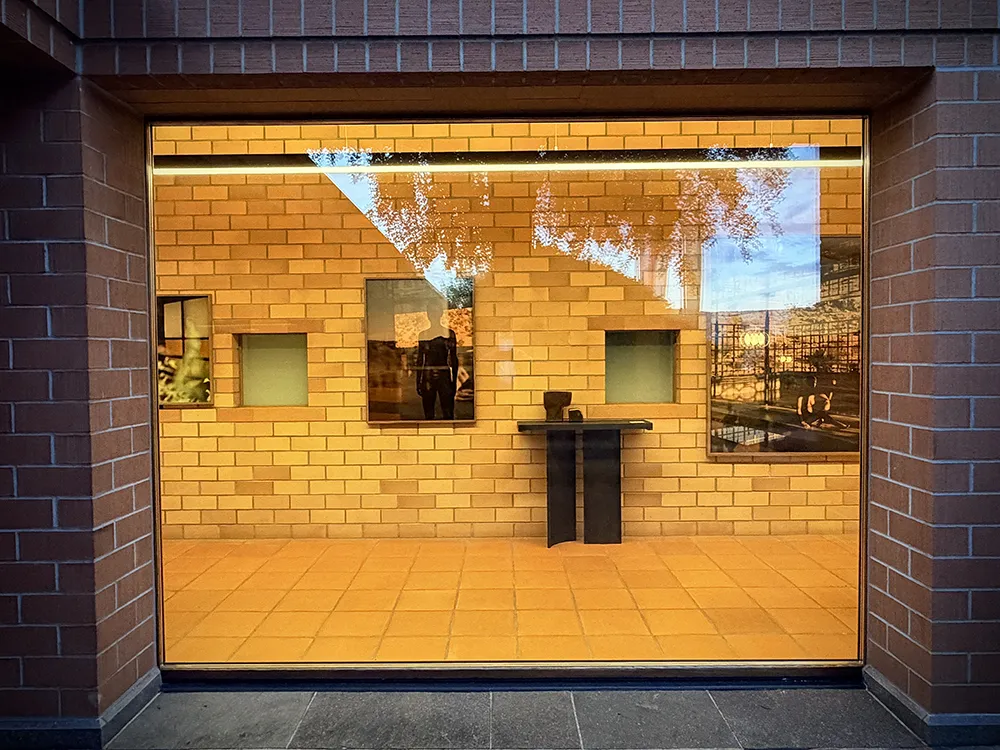 Vernissage und Künstlergespräch Haus der Immoblien Mona Kuhn Mirjam Cavegn Felix Eichkorn