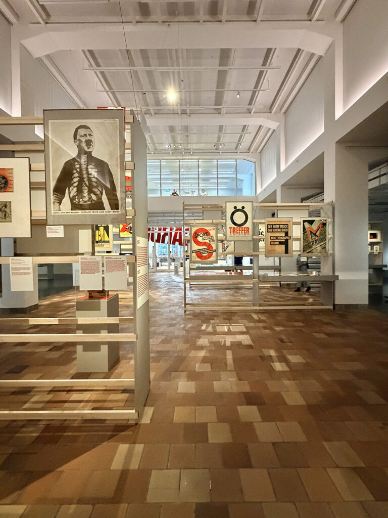 Museum für Gestaltung Zürich 2026 Plakatausstellung AVANTGARDE -Grafikdesign im Aufbruch